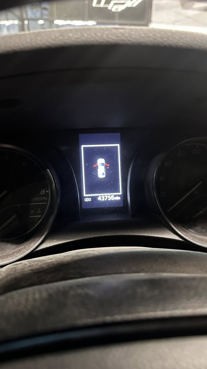 كامري 2024 se السيارة جديد كلش ضررها صبغ جامرلغ سكن امامي بدون دواخل سعره 220 وبيه مجال مكان السيارة كركوك 
***********
