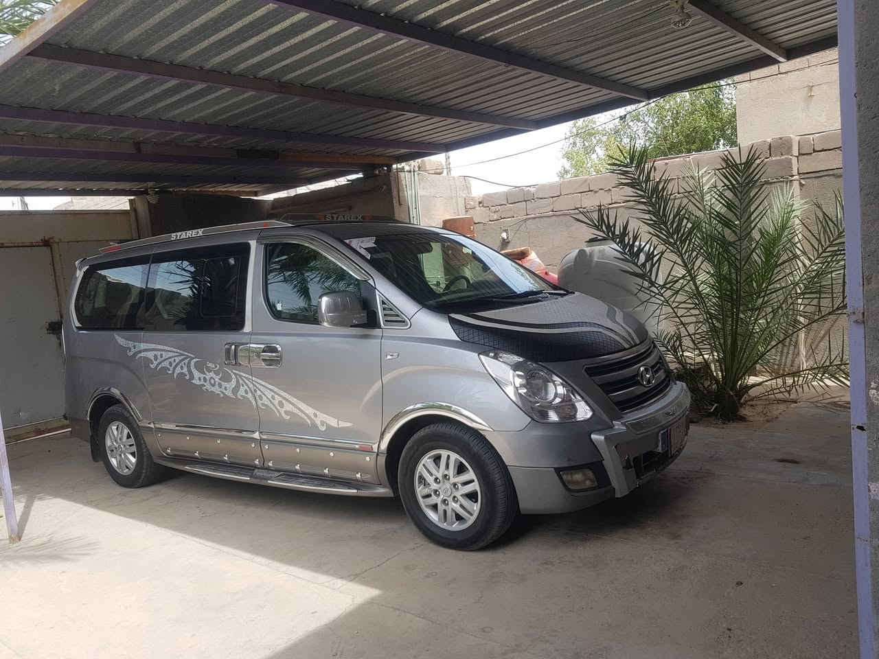 بسم الله الرحمن الرحيم
للبيع ستاركس 2018 اصل مكينة سبلاين 12  باسمي نص فول مصفرة ضريبه مكان السيارة بصرة جاهزة من كلشي للاستفسار ***********
