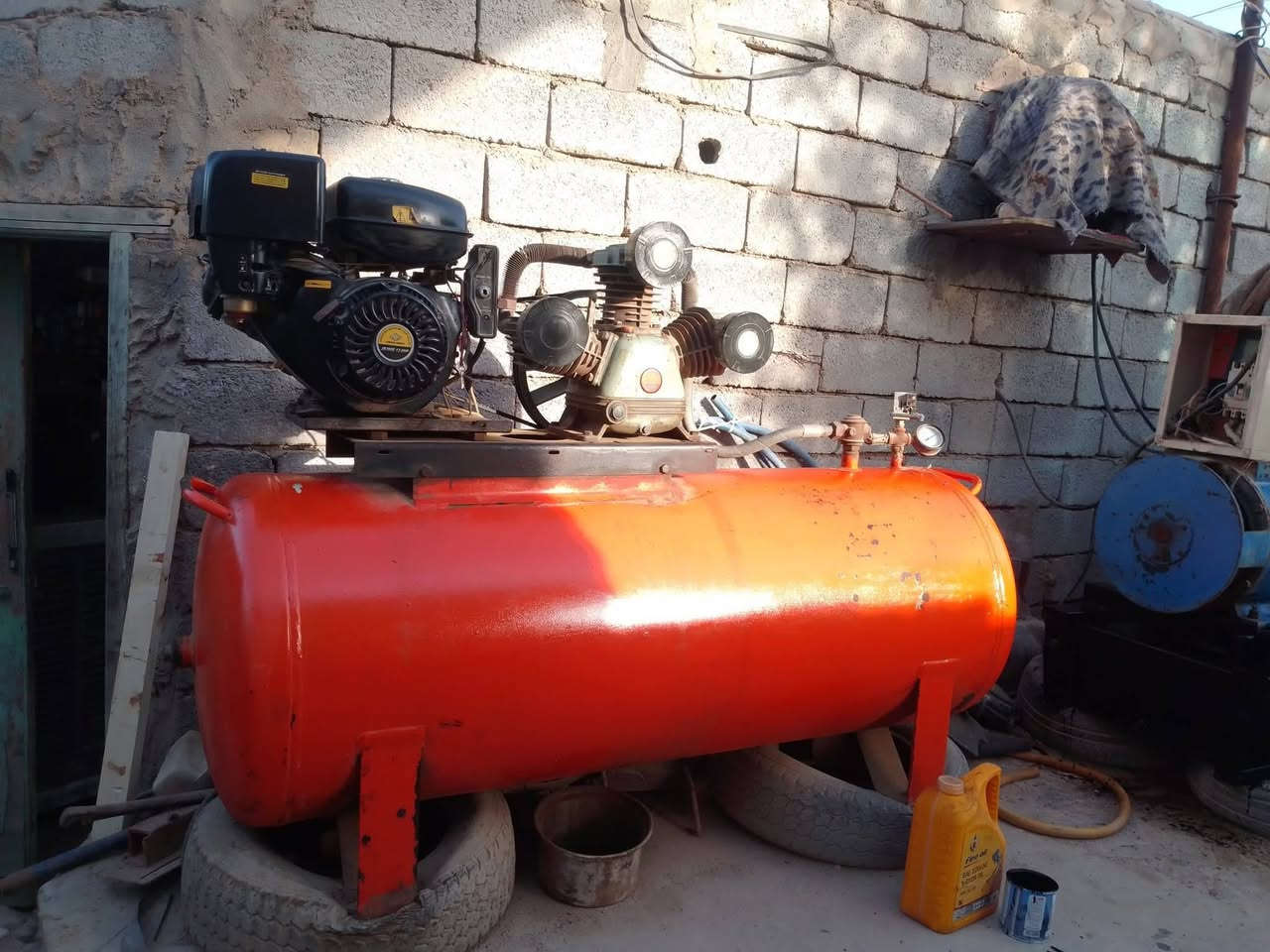 🔥 خزان هواء / كمبريسر SET تركي أصلي للبيع 🔥
✔️ صناعة تركية – شركة SET
✔️ سعة كبيرة 500 لتر
✔️ ضغط تشغيل 6.5 بار (يتحمل حتى 11 بار)
✔️ سماكة خزان قوية 5 ملم
✔️ فحص هيدروليكي + علامة CE
✔️ نظيف وجاهز للعمل
✔️ مناسب للورش، المصانع، والأعمال الصناعية
📍 سنة الصنع: 2012
💰 السعر: مليون دينار
📞 للاستفسار والاتصال: ***********
