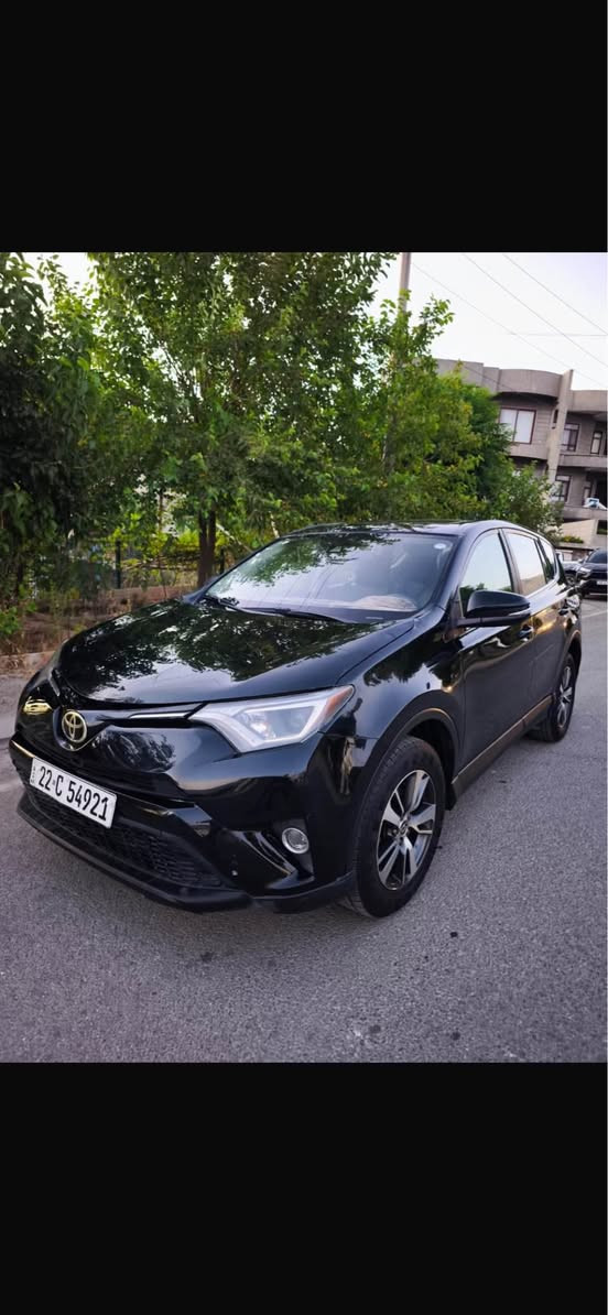 Rav4  2018   XLE
سەیارەکە زۆر خاوینە  و سلایت و دەبل اکسلە گێر ومەکینە و تەبرید بە شەرت ٧ وەرەقە غرامەی لەسەرە دوای معامەلە دەیگەرینمەوە سه نه وي تا ٢٠٢٩سەیارەکە  بەناوی خۆمە بەناو کردن بەشەرت دینار مەسرەفی تیدا نیە سەیارەکە مالی دؤسته سعري سعري١٥٥  كه مي مجال / *********** سوران, أربيل
