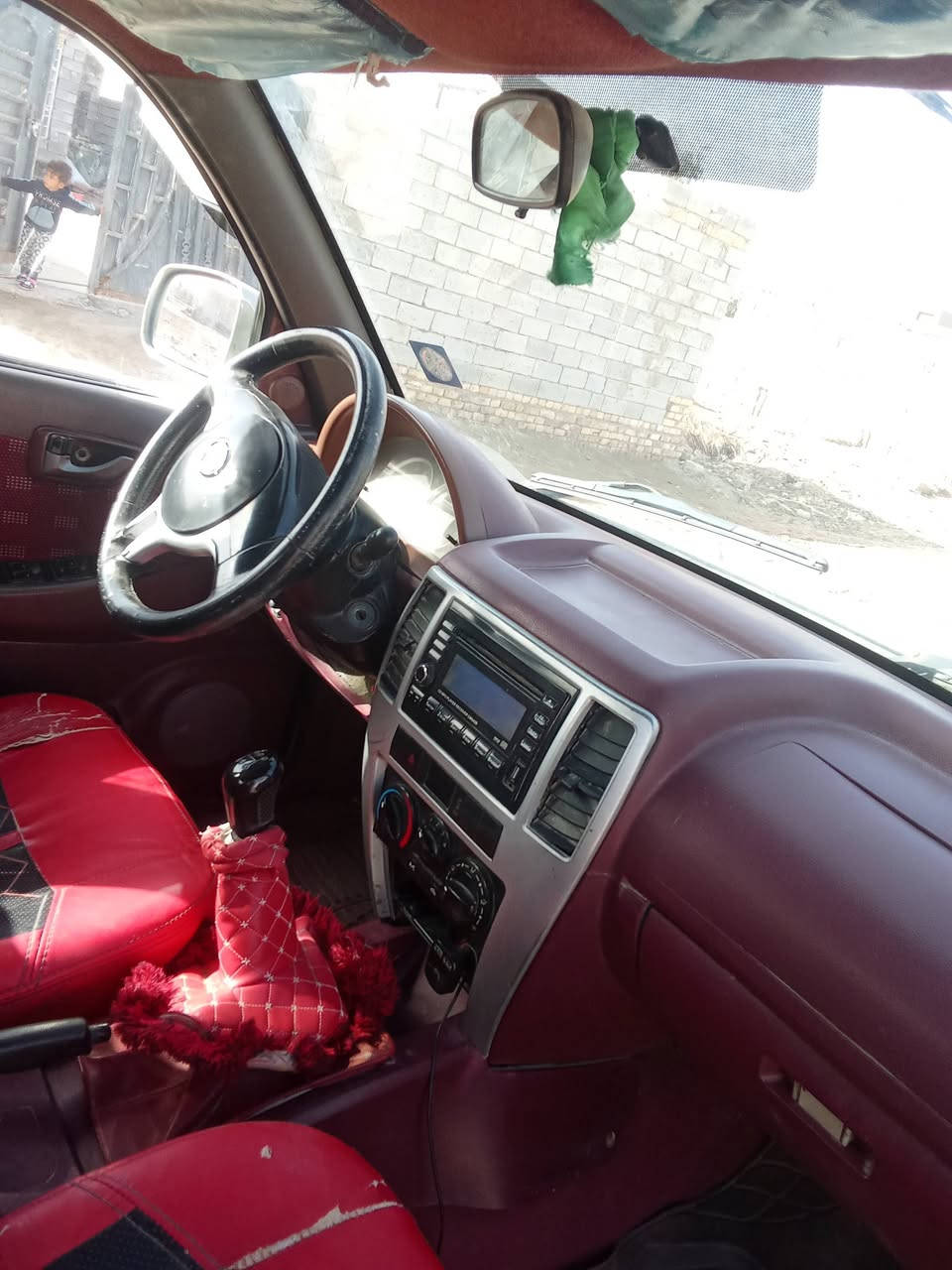 السلام عليكم سكاي لبيع موديل 2013رقم مثنى نكليزي بسمي سعر45وبيه مجال ترهم مراوس بكريتول تصال على الرقم ***********
