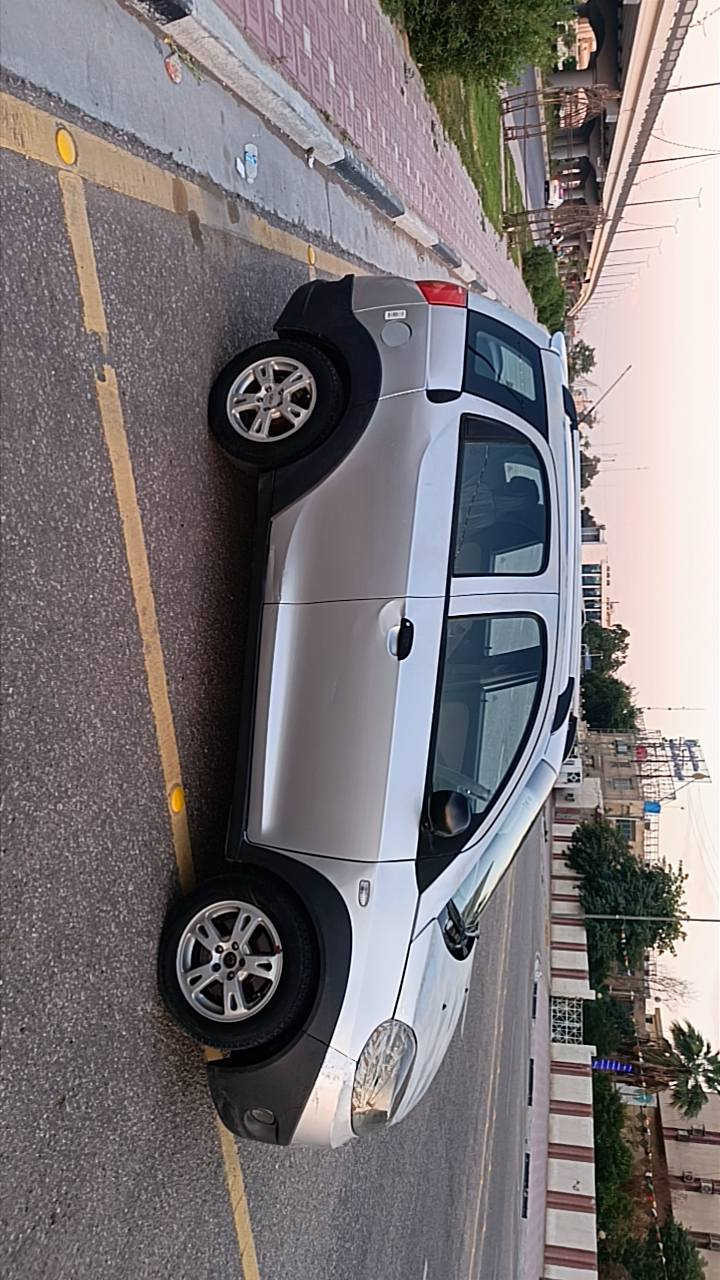 السلام عليكم اكس وان 2014السياره جاهزه من كلشي محرك كير حداديه تبريد تخم تاير دينار ماذب عليها ماشيه 130مكاني كربلاء رقم السياره كربلاء سعرها 48او بيها مجال ***********
