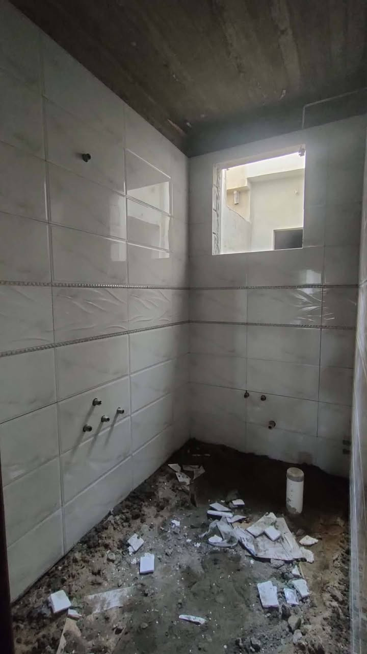 اسطه سيراميك جداري شغل هندسي متفرق حالين بسعر مناسب 
*********** واتساب

***********
