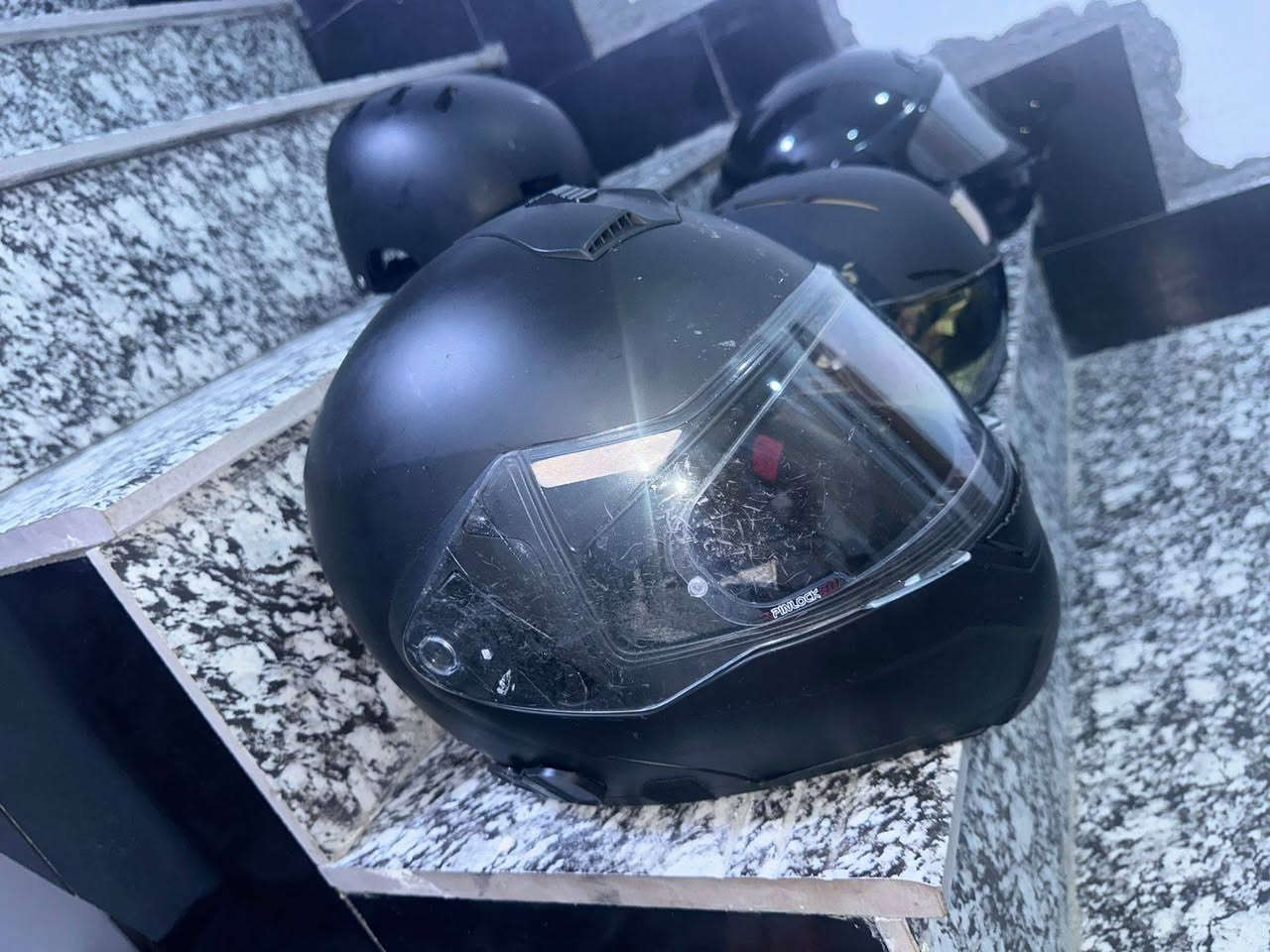 السلام عليكم 
خوذة دراجة ناريه وهوائيه 
باله ماركه كلهن شحن من المانيا 
كل وحده وسعرها


**إذا كنت صاحب هذا الإعلان وتريد حذفه لأي سبب، رجاءا أرسل رسالة إلى الدعم الفني**