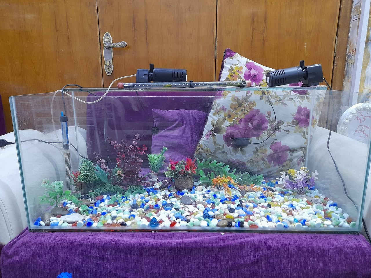 للبيع حوض سمك زينه كامل غراضه الطول متر ١٠٠سم والارتفاع ٤٠سم والنزال ٤٠سم جام ثخين الحوض مرتب


**إذا كنت صاحب هذا الإعلان وتريد حذفه لأي سبب، رجاءا أرسل رسالة إلى الدعم الفني**