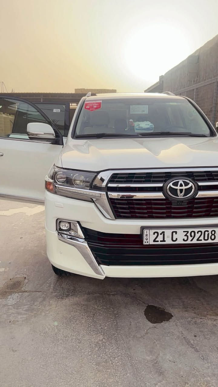 سلام عليكم للبيع لاندكروز موديل ٢٠٢٠كراند تورنك باب اول مكفوله من صبغ وتبديل والحالوب ماشي (٧٢)فول موصفات تشغيل عن بعد وثمانيه ايرباك وثلاثه شاشات وحساسات امامي وخلفي وكامره وفتحه في السقف وطفايه رقم سليمانيه دولي تريد تحويل تريد وكاله (كفاله محرك وكير وحداديه وتخم تاير جديد (وياه بصمات اثنين مكان سياره (كربلاء)الشراي يتصل (***********)(***********)والسعر ٥٤٠سياره مال بيت وجدا حلوه ترايه مال زيرور الله شاهد وشكرا لكم ورمضان كريم
