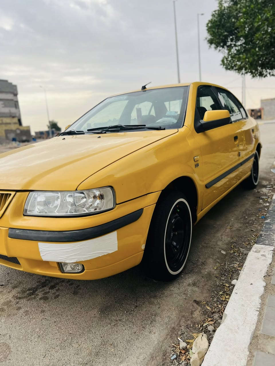 م عليكم سمند موديل 17بسمي بأجر استلم رقم جديد مصفره كلش بيها ضربه بجاملق الخلفي خفيفه موقويه مكينه تبريد خير من الله تخم تاير سعر55المكان البصره ***********
