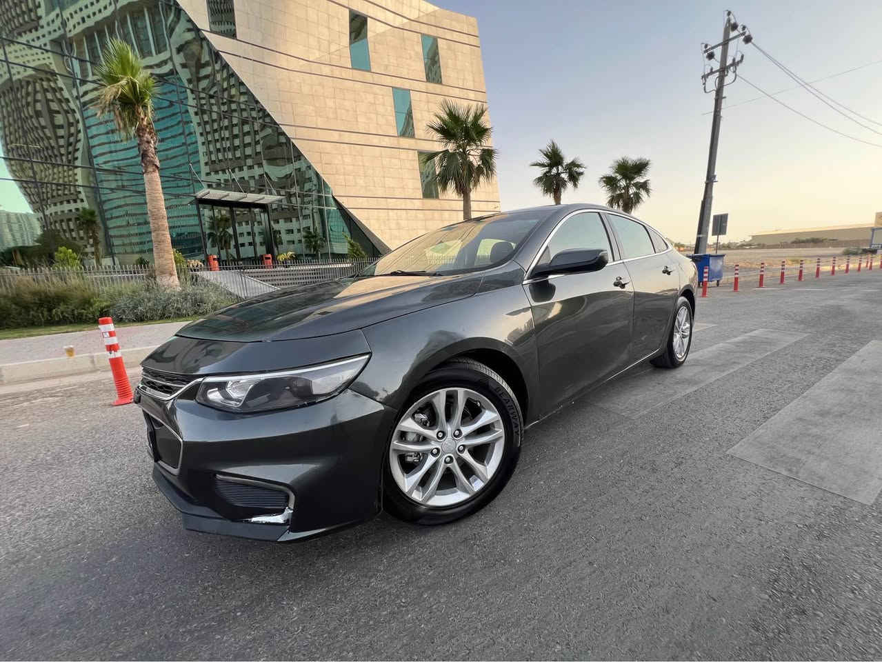 chevrolet malibu ماليبو ٢٠١٦ 
٢ پارچةو نيو . ٢ دوسةى سبوغة . كةمةك ناو دةركةى سياقى هةيةتى پيش و پشت كةپس . گير و مكينة و تبريد بةشرت بة ناوى خومانة ***********  گورينةوةش هةية أربيل, العراق
