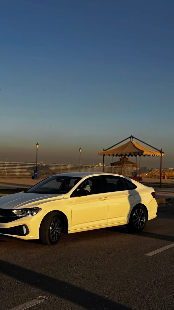 السلام عليكم سيارة جيتا 2024 فئة sport 

فئة sport مواصفاتها معرفه 

رقم  الشاصي 3vwbm7bu4rm042345.  

الضرر كفله بسيطه في الجاملغ اليسار فقط بدون دواخل بدون ايرباكات

 الممشى 22000 ميل 

 السيارة بدون رقم تترقم شمال كاتي 

ألون ابيضّ 

مكان السياره موصل سيدين الرفاق قرب جامع الروضه المحمديه 

السعر جداً بسيط 

للطلب والاستفسار اتصل ***********
