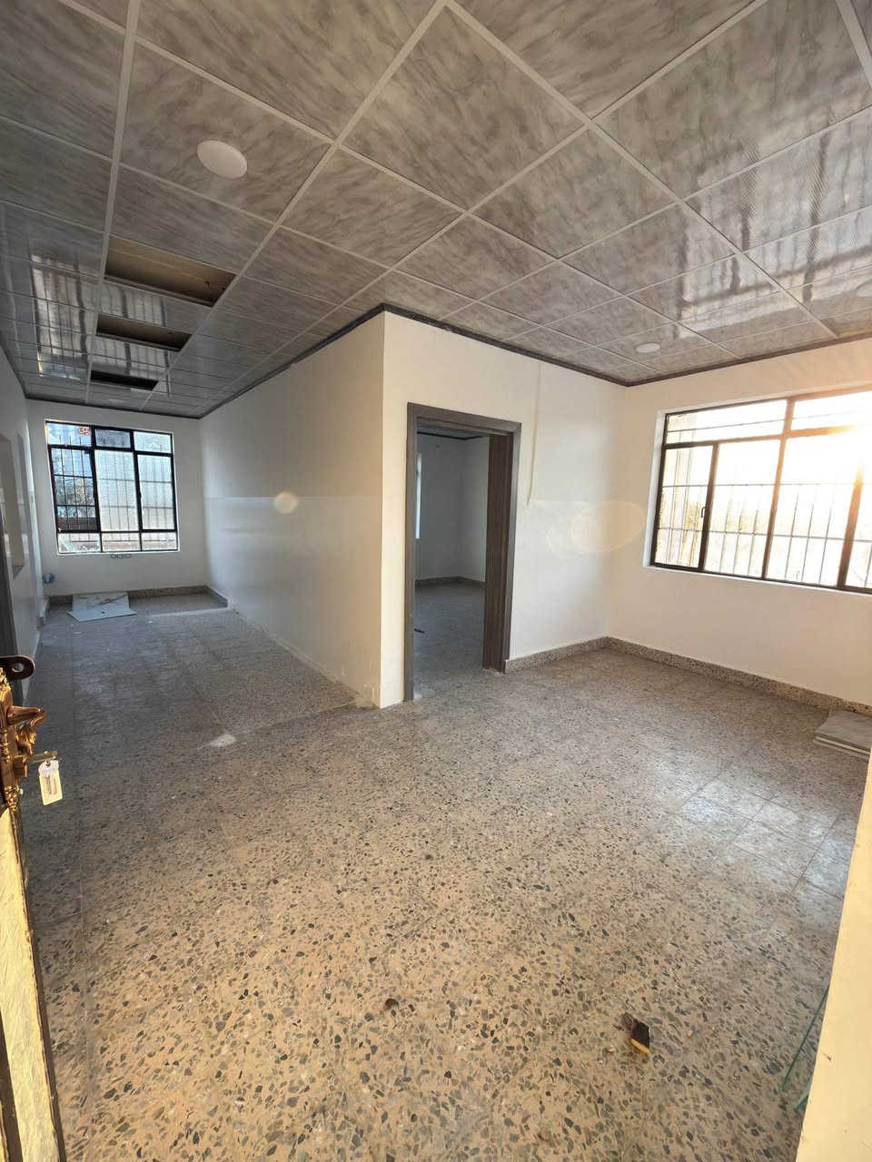 سلام وعليكم شقه اللايجار في حي البكر موقع مميز قرب كنيسة تيتانك المساحه ٣٠٠ مربع تحتوي على ٣ غرف نوم و هول و مطباخ و صحيات للاستفسار عن سعر الاتصال على الرقم ***********
***********
