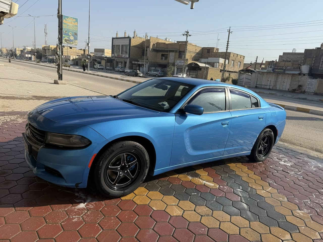 السلام عليكم جارجر لون بحري مميز  2016 مرمزه 2023 سياره رقم بغداد بسمي مواصفات رالي  سياره كفاله عامه فقط صبغ الجاملغ الامامي بدون فتح بدون ايرباك سيازه حاهزه مكاني ناصريه *********** سعرها 190 وبيها مجال
