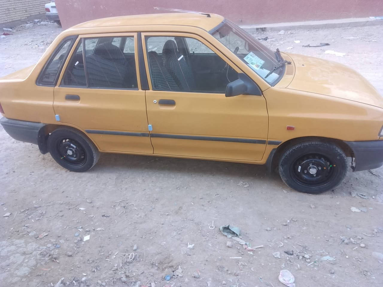 سلام عليكم سايبه للبيع موديل 2012 سنويه جديده لحد 2031مصفره هيئه وغرامات بدون حادث جاهزه الشارع مكينه جديده مابيهه لاصبغ ولاحادث ع وضع تحمل تاير جديد كهربائيات شغاله كلهم  شركه مكاني بغداد سعر 33/بيهه مجال ***********
