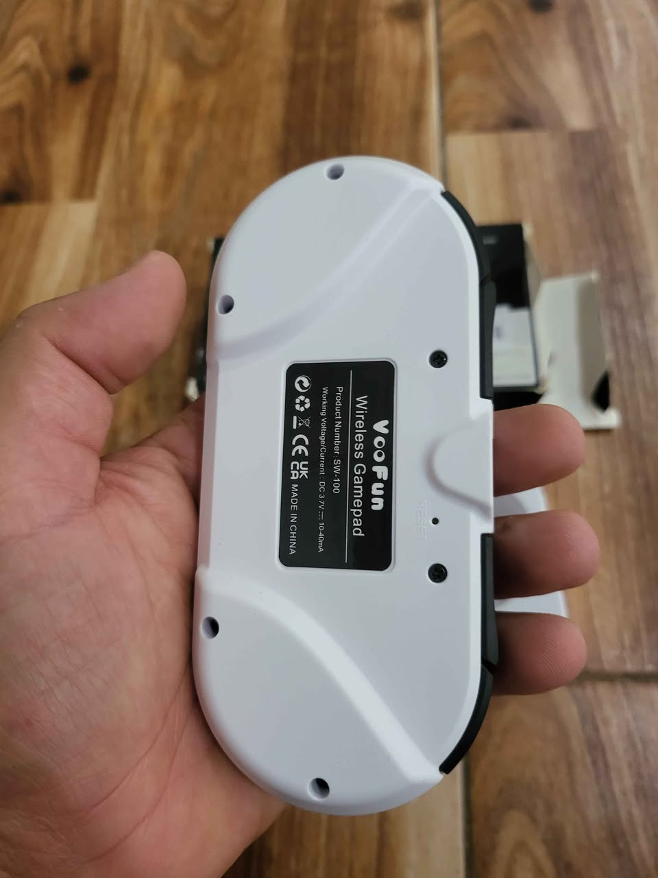 دەسکی وایەرلێس شەحن بۆ مۆبایل و کۆمپیوتر و پلەی3 و نیتاندۆ و تیڤی سمارت ئەبێت 10هەزار لۆک بالەی بەکارنەهاتوو گەیاندن هەیە لەسەرر کڕیارە نرخ سابتە نانیشان سلێمانی ڕاپەڕین تەنیشت میران سیتی السليمانية, العراق


**إذا كنت صاحب هذا الإعلان وتريد حذفه لأي سبب، رجاءا أرسل رسالة إلى الدعم الفني**