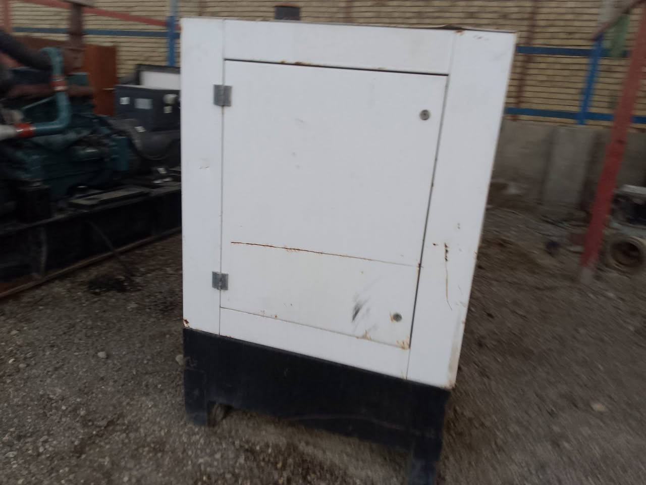 السلام عليكم الانجليزي 20 كي بي مشتغله شي قليل شرب ورقه ما مفتوح بيها الحجز والاستفسار على رقم الهاتف 
***********
