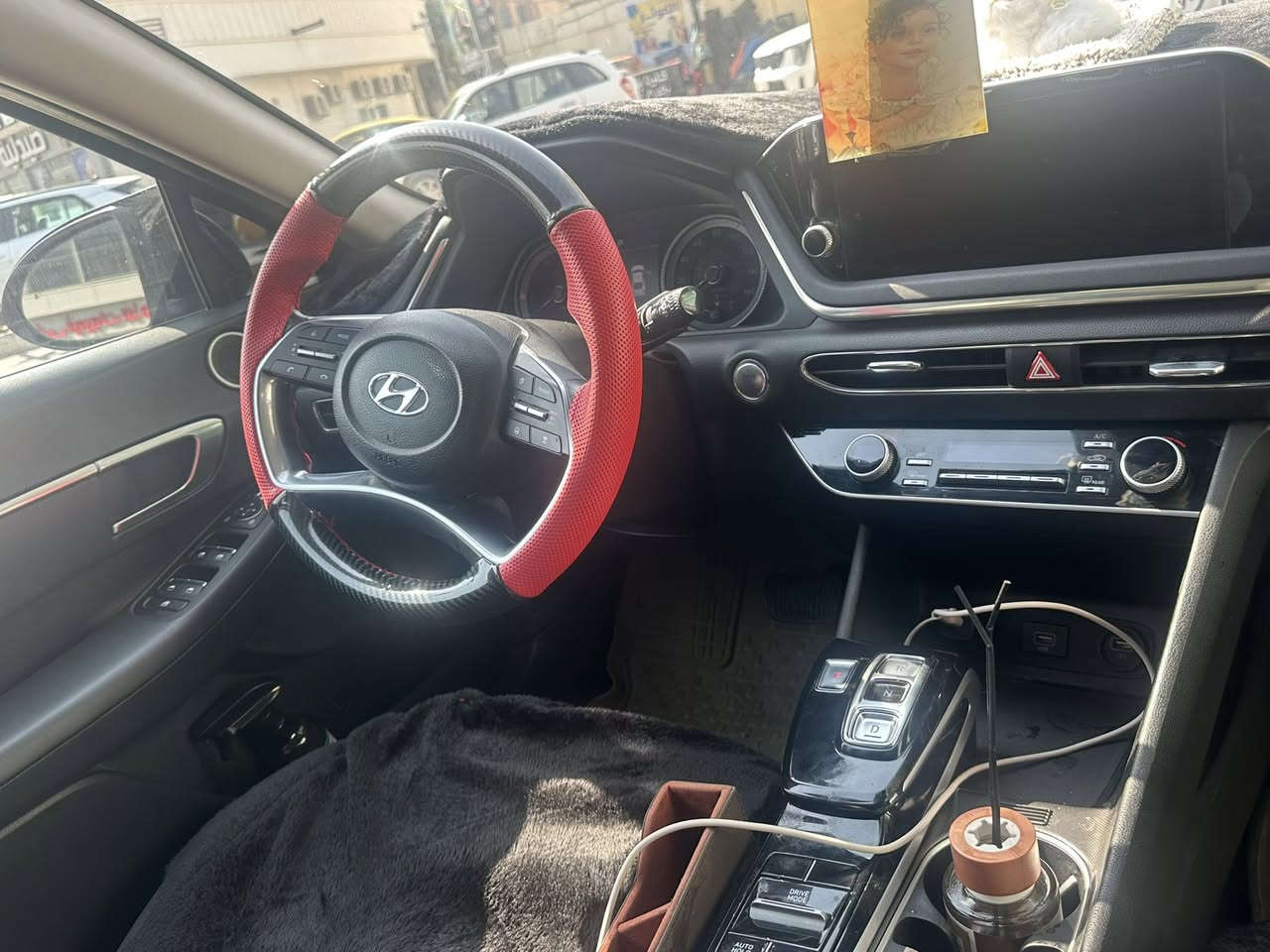 سلام عليكم   سوناتا وارد امريكي. هادث جاملغ وشويه من البنيد. السياره حره بسمي رقم مميز 
***********
