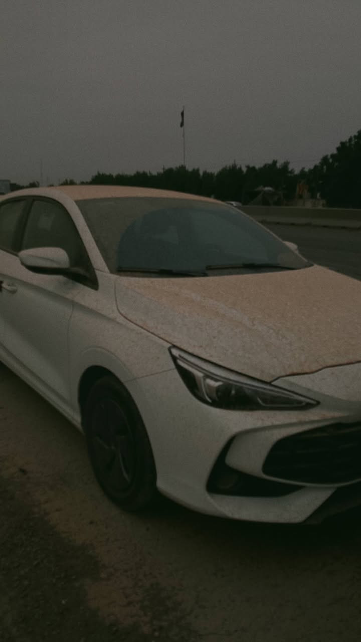 سلام عليكم اخوان MG3. 2025 استلمتها بشهر التاسع
مواصفاتها 
شاشتين يخبلن ستيرن دي شيب 
لايت اوتو 
ماشية ١٩ ألف
منظومة غاز صرفها اقل من صرف السيارات الهايبرد فولها ل٣٠٠٠ وفر بيها بغداد مرتين 
نعومة  
كير ٨ نمر 
مكينة iSMART
واجهة هجومية عصرية أضواء نهارية LED
أندرويد اوتو و ابل كار بلي
فرامل مانعة للانغلاق (ABS) مع توزيع إلكتروني لقوة الكبح (EBD).
نظام الثبات الإلكتروني (ESP) ومانع الانزلاق (TCS).
نظام المساعدة على الصعود في المرتفعات (Hill Start Assist).
السيارة بيها ضرر بسيط بارد بالصندوك غيرها مكفولة
السعر ١٠٧ وبيها مجال بسيط ..
📍 المكان: بغداد - الدورة / أبو دشير (خلف المركز).
📞 للاستفسار والتواصل (اتصال أو واتساب): ***********
