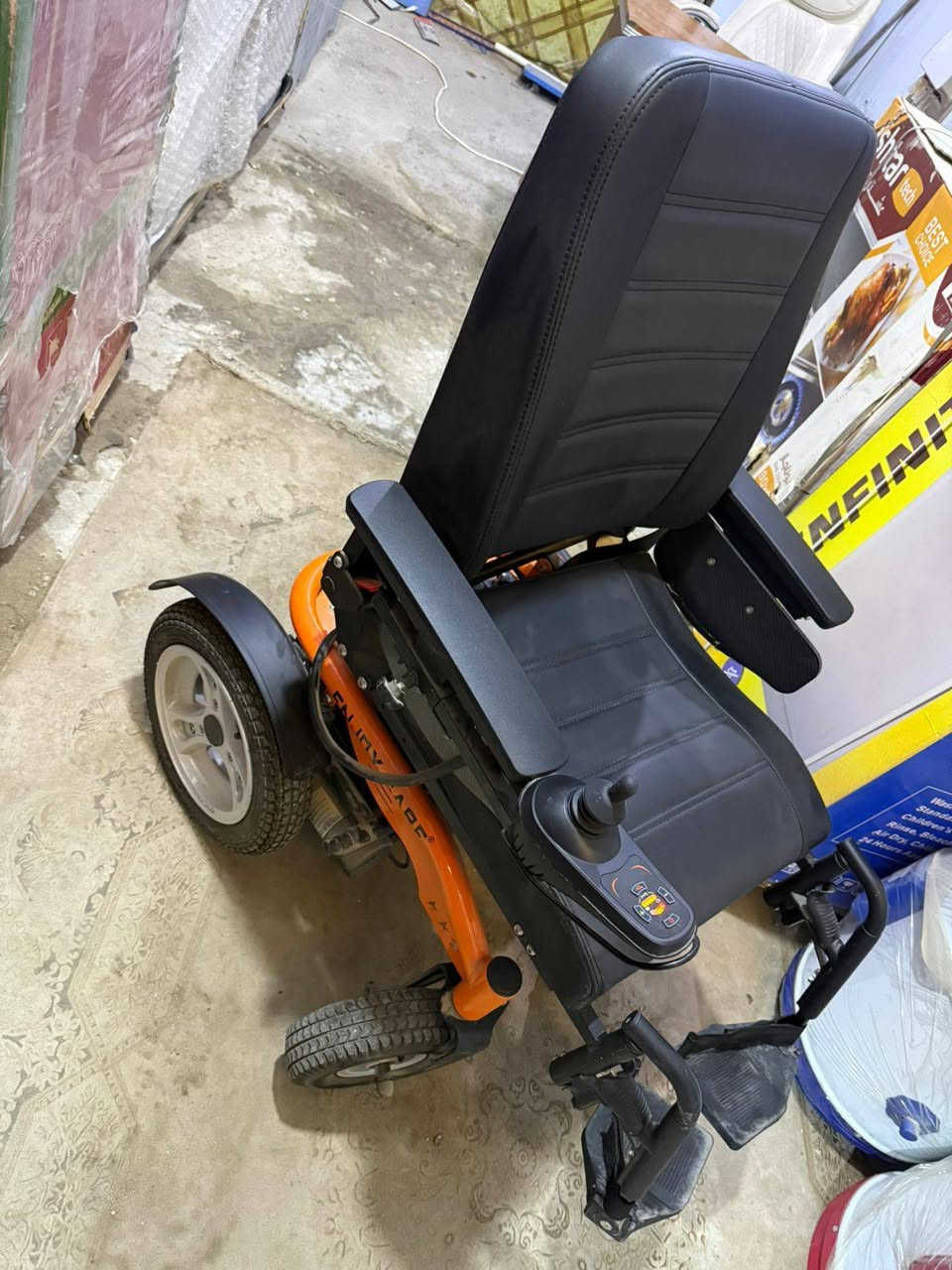 السلام عليكم وصلت النهايه عربانه شحن بيع مستعجل سعره 550 مكان نجف حي الوفاء رقمف***********
