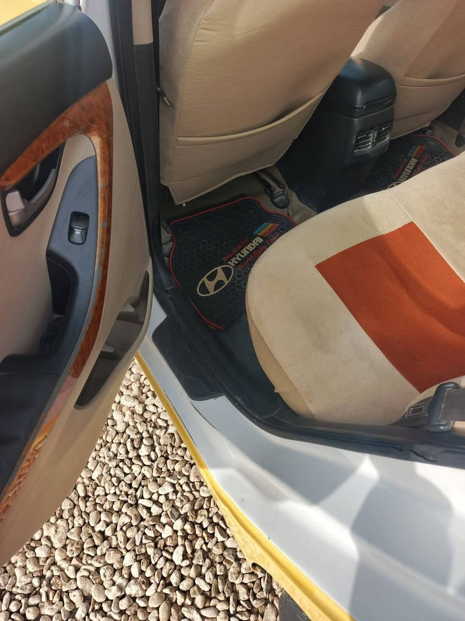 النترا 2015 خليجي رقم بغداد انكليزي بأسمي 
كير، محرك، تاير ،تبريد مكفول 
بيهه جاملغين مصلحات ليبل واحد 
مواصفات: تحكم ستيرن ،فتحة سقف،فول ما عدا البصمة 
مكان السيارة بابل مركز 
السعر 115 وبيهه مجال
اتصال:***********
