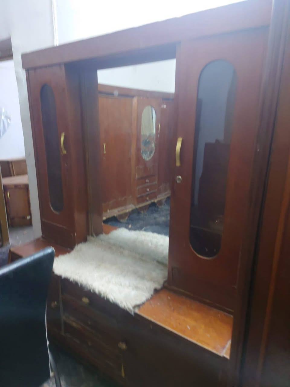 السلام عليكم غرفه للبيع حطاطه السعر 300 وبيه مجال شراي اتصل اني مكلف بل نشر ؟ *********** متوفر واتساب مكانه 5 كيلو
