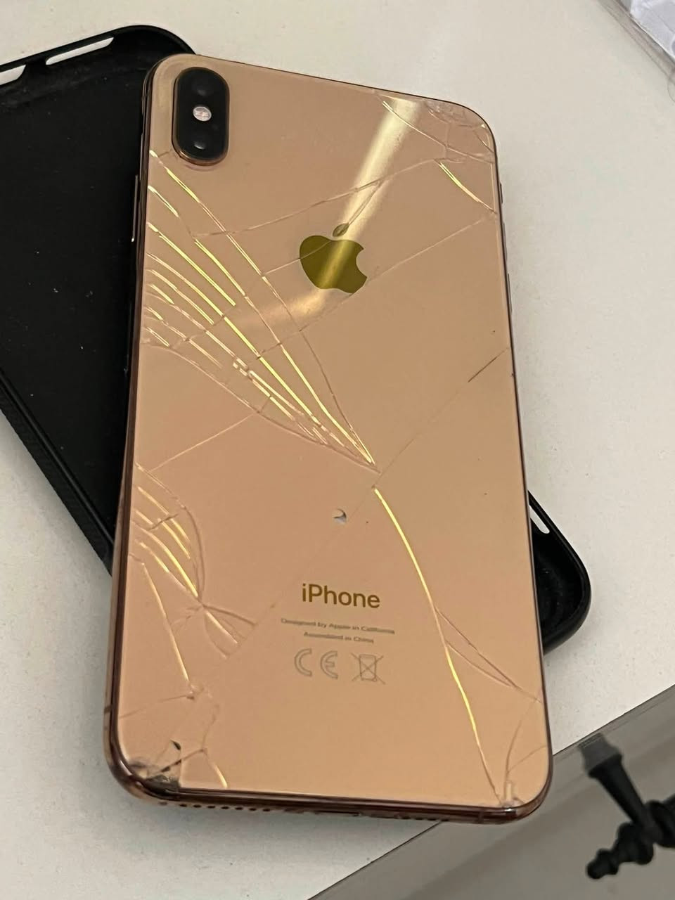 للبيع فقط
اكس ماكس إس 
ذهبي 256 بطاريه 100 مبدله اصليه وضهر مضروب 
شاشه بلاديه فيس ايدي شغال وبلادي جهاز كله شغال مابي مشكله عدا الضهر وما مأثر 
بعقوبه السوك  

السعر…160 نهايته 
للاستفسار/ ***********
