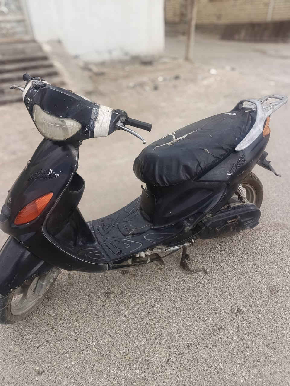 سلام عليكم درجة اكزز فحل لبيع نضيفه كلشي شغال بيه سلف هندر لايت اشاير بيك لايت كفر أصلي سعرها مناسب 175 مكان ناصريي مركز وشراي ***********يتصل عله رقم
