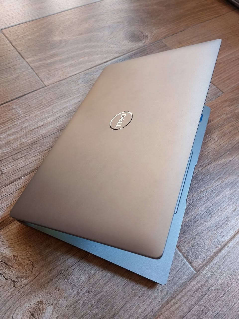 لابتوب سلم خفيف حديث معالج قوي وجيل عالي DELL 5421 Ci7 جيل حادي عشر نظافة عاليه جدا شاشة لمس
. 
 السعر 435 الف  مع التوصيل المجاني والحقيبة والشاحن الأصلي 

. 
 النظافة شرط اخو الجديد وعل الفحص وين تريد
مناسب للدراسة والبرامج المكتبية والطباعة والتصفح والامن السيبراني وغيرها من البرامج 
……………………

 المعالج Core i7-11th جيل 11
شاشة لمس 
 نوع المعالج H 
 ذاكرة الوصول العشوائي (الرام) 8GB 
 التخزين( الهارد) SSD 256GB 
 مقاس شاشة 14 انج دقة عالية 
 منفذ HDMI & TYPE C 
شاحنة Type c 
 كيبورد  عربي انكليزي
الرام والهارد قابل للتطوير 
…………………………………
***********
لابتوب سلم خفيف حديث معالج قوي وجيل عالي DELL 5421 Ci7 جيل حادي عشر نظافة عاليه جدا شاشة لمس
