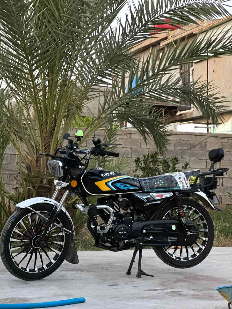 سلام عليكم دراجه سيفان موديل 25ماشيه 3000دراجه اخت الزيرو مكفوله كفاله عامه ماتصرف عليها ربع مكينه 200مكفوله كفاله عامه كهربائيات كلها شغاله عليها تزويدات حلوه ومرتبه السعر اتصل وتدلل مكاني ديالى دلي عباس ***********
