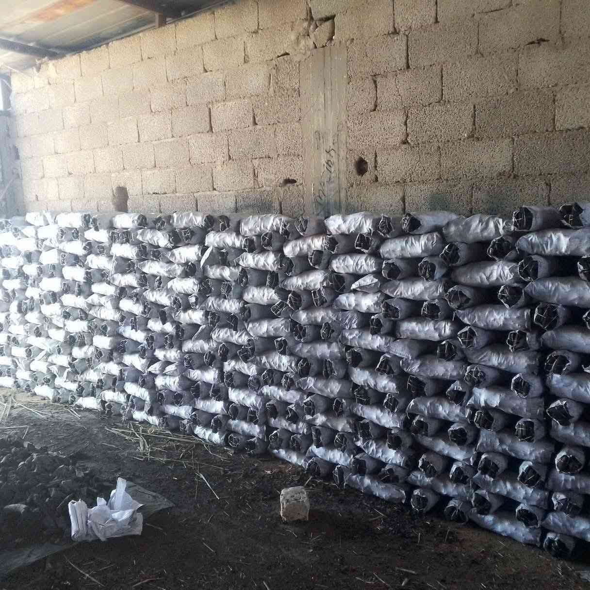 يوجد بدينا فحم درجه اولى 

***********
