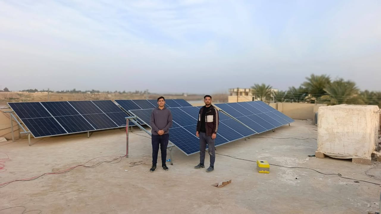 شركة الشروق للطاقة الشمسية النظيفة
👈👈👈👈في كل مكان وزمان 👉👉👉👉
👍🏻اختار ولا تحتار اتصل بنا واترك الباقي علينا 👍🏻

تم بحمد الله تنصيب  منظومة طاقة شمسية نظيفة 
  في محافظة صلاح الدين  ناحية الزويه 

للأستاذ المهندس ابو عبدالرحمن 
الف مبارك يستاهل كل خير 

 / الاثنين / 9/ 2 / 2026

 قدرة المنظومة 
👍  30 أمبير ليلي و 32 أمبير نهاري 🔅 💫💥

مكونات المنظومة
بطاريه 15 كيلوواط عدد 2
اتفيرتر 6 كيلو واط   عدد 2
الواح عدد 18

عاشت ايديكم الكادر المميز
بقيادة الأستاذ ناظم الصحن 
و  الأستاذ عياد الجبوري 

مواد اصليه من ارقى الشركات العالمية 
ضمان حقيقي مع وصل مختوم باسم شركتنا 
صيانة  كادر متخصص في صيانة المظومات بشكل دوري وفي اي وقت  

شركة الشروق للطاقة الشمسية النظيفة مستعدون لشد وتنصيب الطاقة الشمسية خارج وداخل المحافظة وبسعر مناسب جدا 
متوفر منظومات طاقه شمسيه ونقد اقساط عن طريق ماستر كارد او كي كارد الرافدين حصراً 
موبايل 
 استاذ سعيد *********** 
استاذ ناظم *********** 
استاذ عياد ***********
