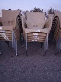 كرسي بلاستك جديد • رجل حديد • كركوك حي النداء