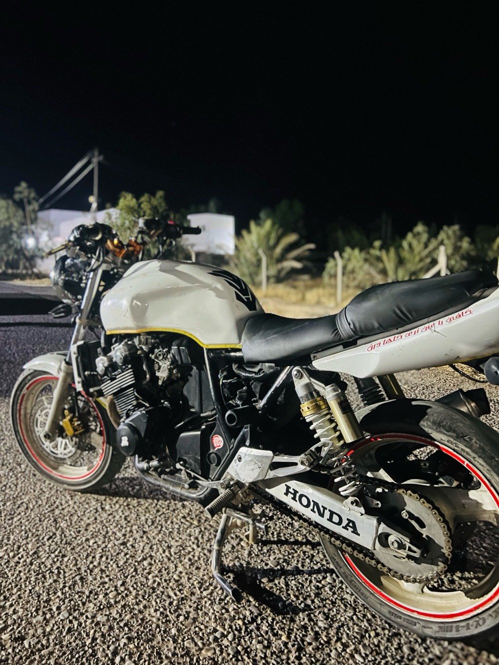 بطحه سيبي فور 400 
السعر 950وبيه مجال 
المكان صلاح الدين عوينات 
***********