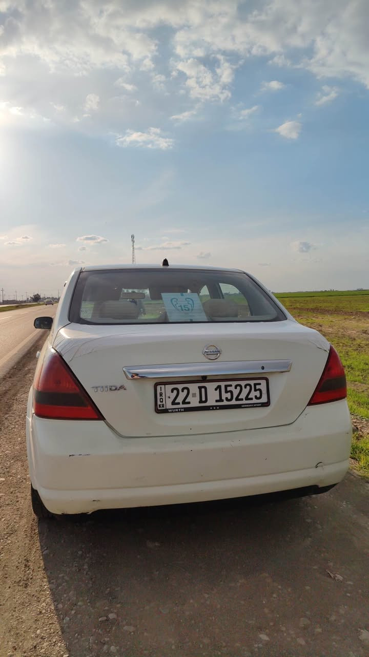 نیسان تیدا 2008 سپی سەدەفی  

وەکو سبوغ 5پارچەی سبوغە جەمپێکی پشتەوە و پێشەوەی هەیە بێ ناو 

-سەیارەکە  غاز و بەنزینە  

-سەنەوێ تازە بەسەر چووه 3 مانگە

ـ گیر و مەکینە بەشەرت

*********** أربيل, العراق
