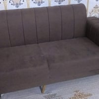 كنب ١٠ مقاعد • نضيف • رجل وحدة مكسورة