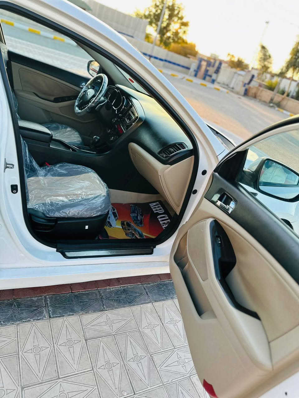 السلام عليكم
كيا اوبتيما خليجي 2013 حره بأسمي رقم بصره دولي خليجي مكفوله ضربه وصبغ وتبديل كفاله عامه فول مواصفات  بصمه .بصمة بوب. تحكم ستيرن. شفتات ستيرن .ايكو .كشنات جلد .حساس  خلفي. كامره .ويل كب 18.بني رامه .محرك 2000دوش للعلم السياره جديده وجاهزه ستخدام شخصي السعر ١٤٧وبيها مجال بسيط مكان الناصريه المركز الاتصال ***********
