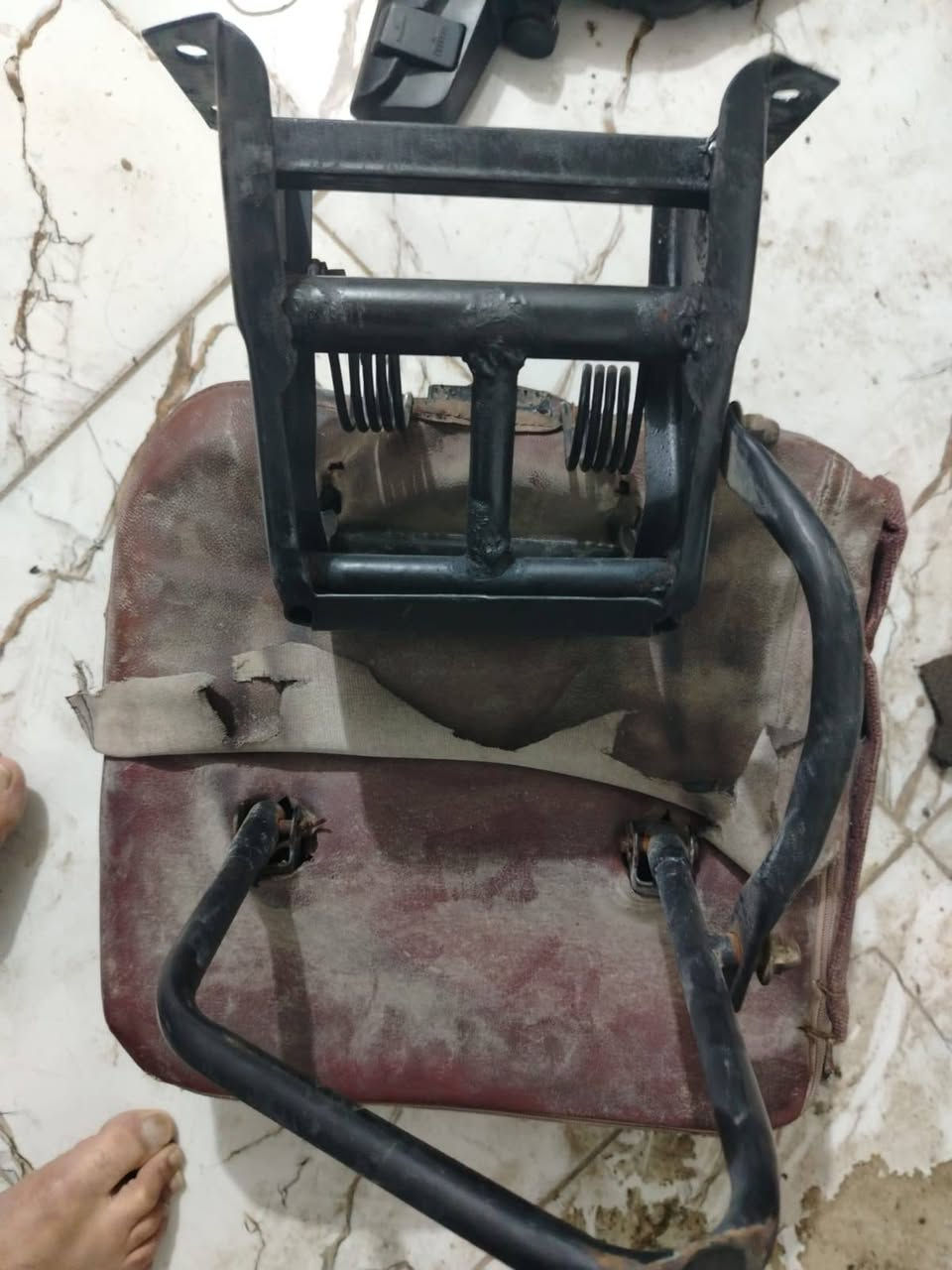 سلام عليكم قلابيات فتون ويرهمن جنبي للبيع نضاف شوفت عينك السعر 50 وبيهن مجال مكاني البياع ***********
