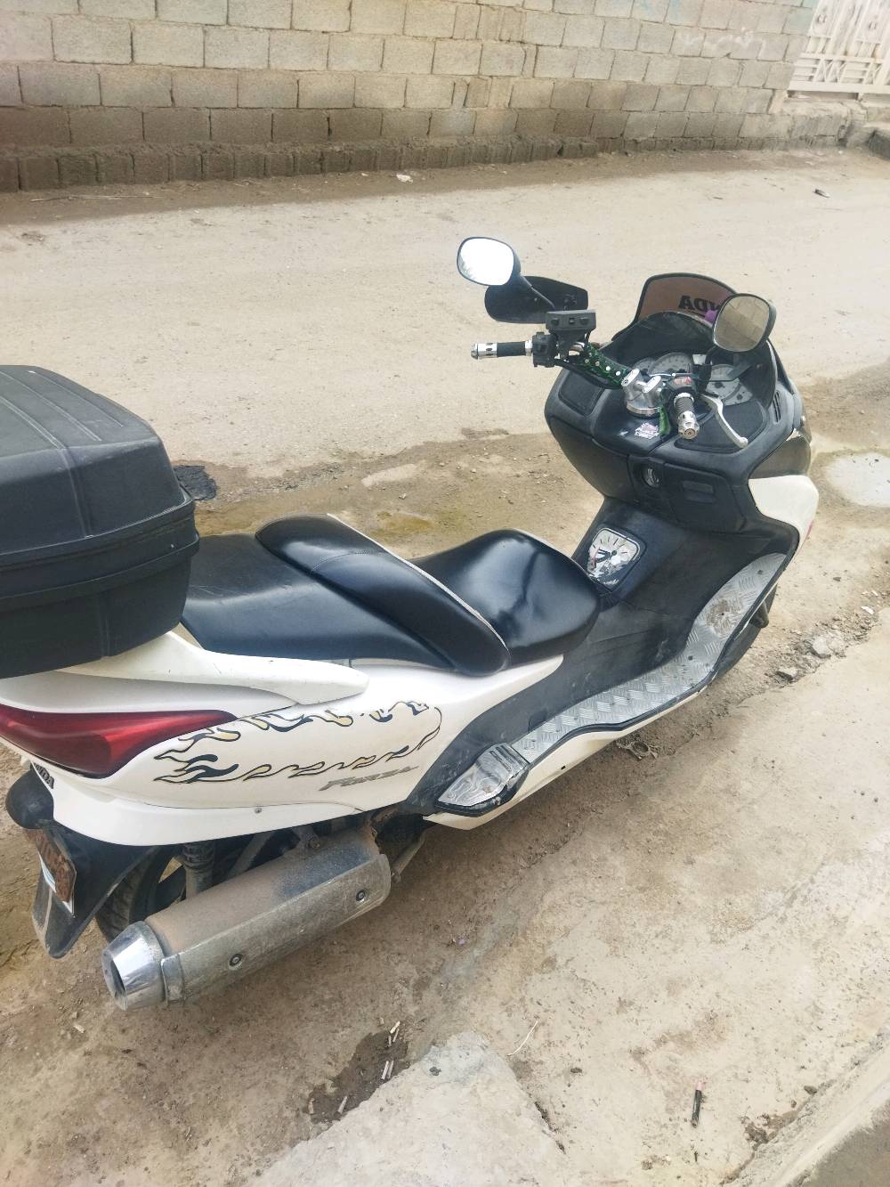 سلام عليكم لبيع فورزا صفر 8مرقم عميه بلاد قبق شوته وكلجات نيكل مكينه بلاد برغي مافتوح كفرات شويه تعبانه يعني يرادلهن ترتيب بس كاعدات 