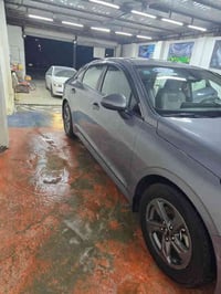 k5 مديل 2021سياره معوقين نظيف ضربته خفيفه لتفاصيل اكثر اتصال عل رقم 07...