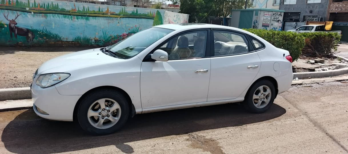 سلام عليكم لبيع النتره موديل 11 محرك 2000 مكفوله من ضربه قطعتين صبغ محرك كير صدر جديد بكاني بغداد شارع فلسطين سعر 114 رقمي ***********
