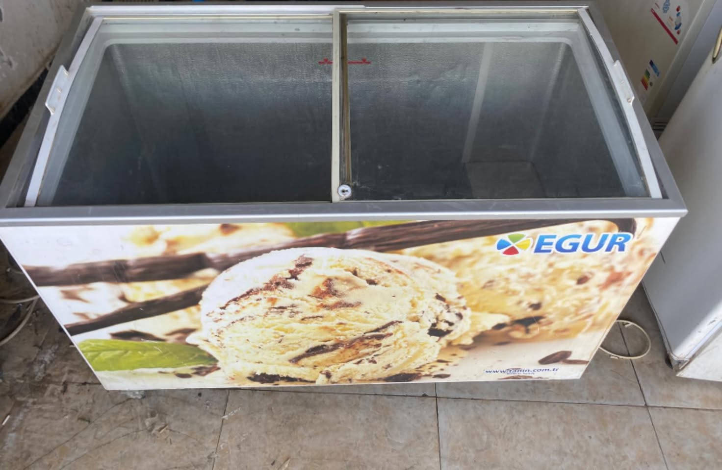 مجمده طرحيه تجميد عل فحص سعرها ٢٧٠بيها مجال العنوان الديوانيه جمهوري بدايه شارع سالم 
***********
