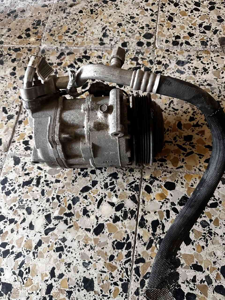 سلام عليكم غراظ سي200للبيع الرايدهن يتصل ***********
