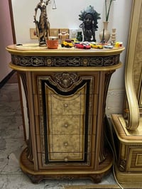 غرفة نوم • للبيع