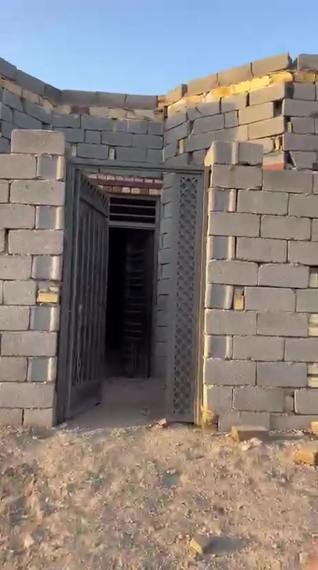 السلام عليكم بيت هيكل للبيع ١٠٠ متر في حي السبل قرب مكتب الفرطوسي للاستفسار *********** واتساب تفاصيل بالفيديو
