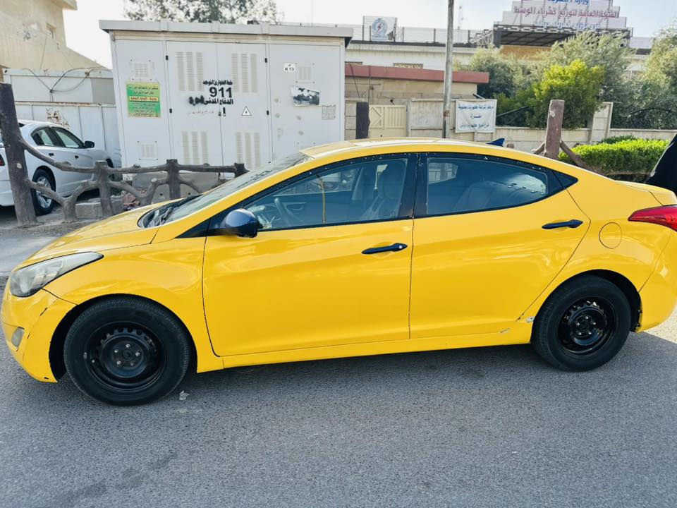 السلام عليكم النتره للبيع موديل 2012 سياره مبدل بيه بنيد وجاملغ سياره حلوه مكينه خير من الله تخم تتاير باتري جديد تبريد منضومه كامله جديده صدر امامي خلفي السعر 95 وبيه مجال حك الجيه مكان بغداد المعامل ***********
