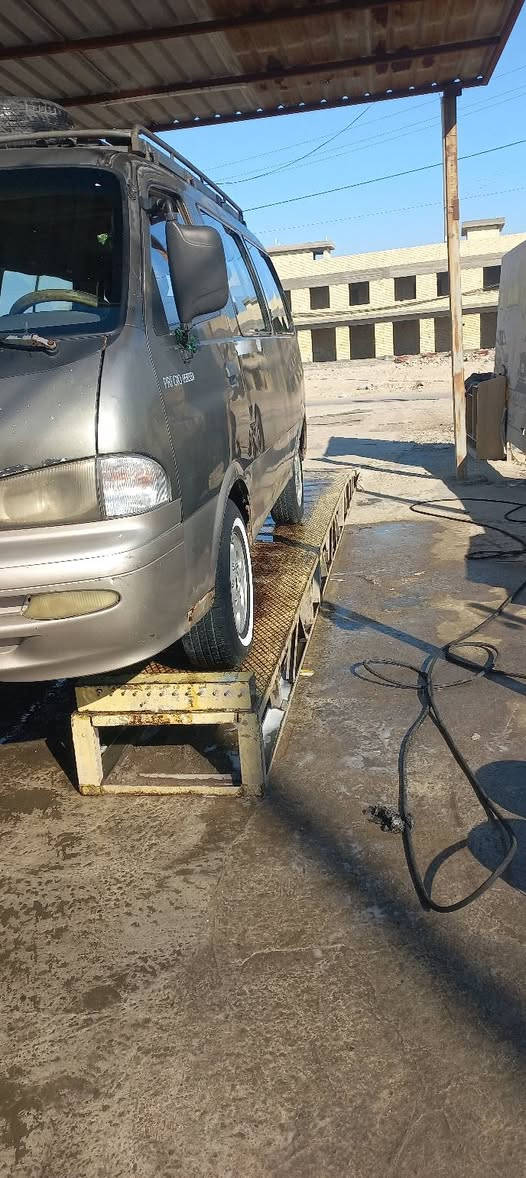 السلام عليكم  بريجو سياحي موديل2001 مكانها بغداد تاجيات بيها خياسات بسيطه وبيها شاصي ايمن معمر رقم بغداد انكليزي باسمي اجره سنويه ٢٠٢٧ سعر ٦٠ بيها مجال قليل ***********
