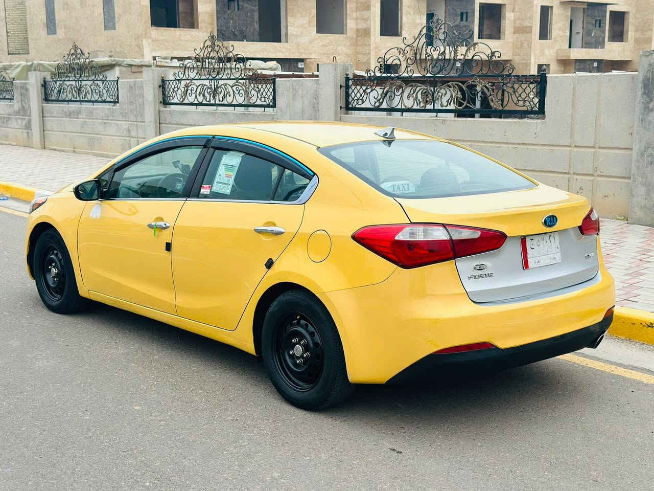 السلام عليكم فورتي 2015 كلين تايتل بدون حادث كفاله ضربه وتبديل وفتح ليبل واحد الاستفسار***********  السعر 115 مجال بسيط موصفات شاشه كامره محرك 2000 دوش تحكم استير حداديه تخم تاير جديد المكان كربلاء
