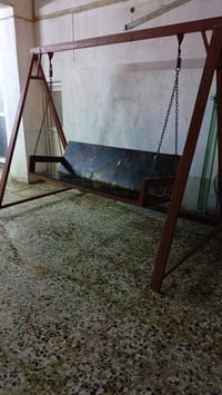 مرجوحة • حديد ٢مم • تحمل ٥ نفرات