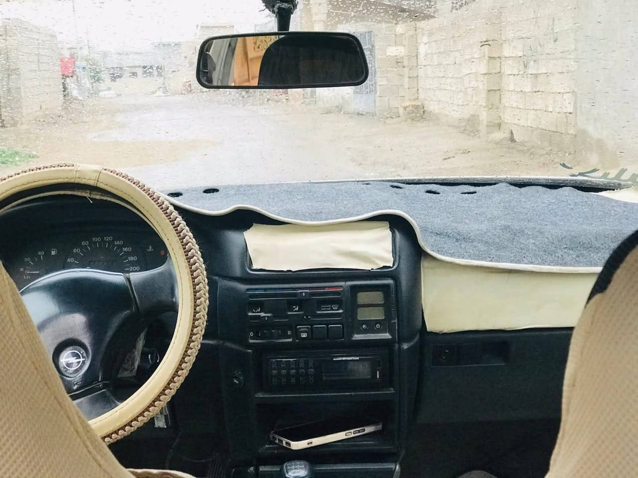 اوبل للبيع حجم ١٨ رقم صلاح الدين السياره حلوه مال جناي السعر ٢٢ ورقه وبيه مجال ***********
