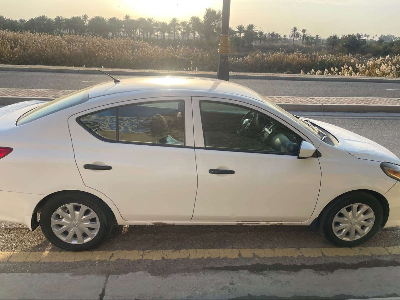 السلام عليكم للبيع نيسان فيرسا وارد امريكي موديل ٢٠١٩ رقم صلاح الدين تستلم لوحات دولي فقط رسوم تحويل ملكيه عليك باقي مصاريف يمي ضررها جاملغ وبنيد تاير ومحرك وكير وصدر كله جاهز تبريد ثلج كهربائيات كلها شغاله شرط محرك لاتنقيص ولا تبخير. سعر السياره ٩٠ وبيها مجال للاتصال *********** مكان صلاح الدين الضلوعيه سامراء, صلاح الدين
