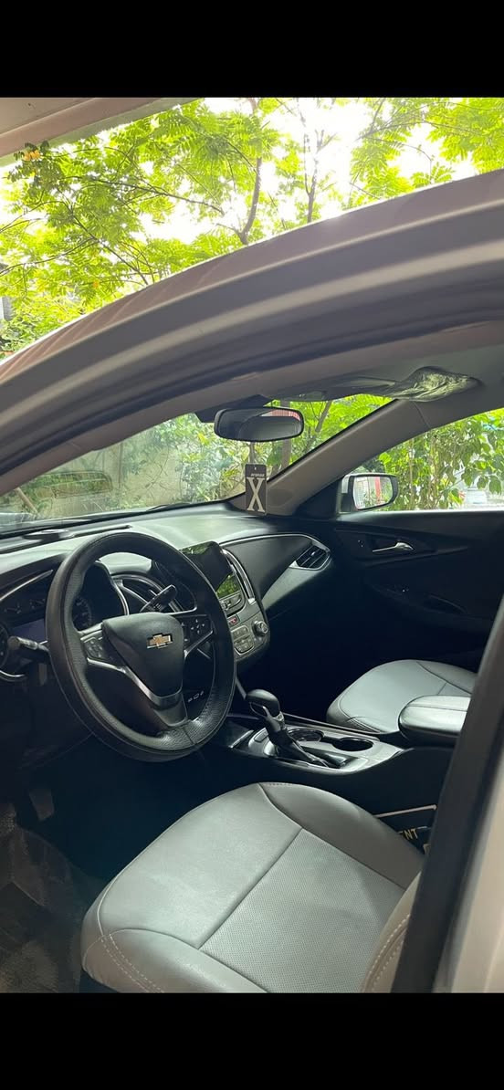 لسلام عليكم من رخصة الادمن المحترم 
ماليبو 2021 LT
سيارة جديده جدا 
ماشية 92 الف كيلو 
مواصفات lt المعروفة
ويل ابلادي حجم 18 
بك لايت لد 
لايتات زنون عالي ناصي 
كشنات تدفئة
السيارة مدوشمة مقاعد اصلي ماليبو 
صدر امامي خلفي قبل سبوع شادة 
تخم تاير 
باتري جديد 
كماليات كاملة للسيارة 
ضرر جانبي وصور الحادث موجودة 
السعر 125 وبيها مجال قليل
***********
