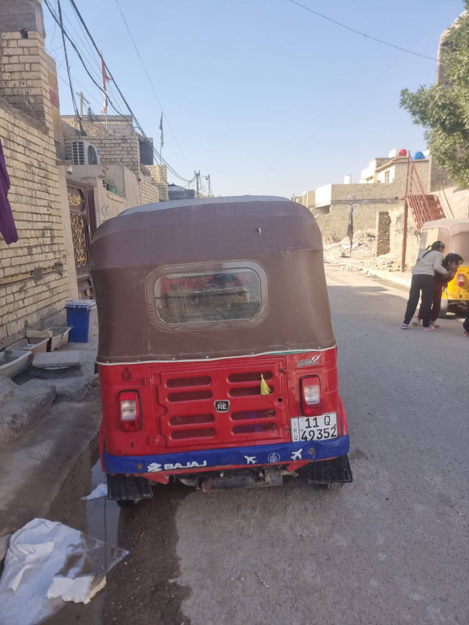 سلام عليكم تكتك البيع 19 شهر 12 رقم انكليزي تحويل ثاني داخله هزه مكينه اكسن لا تنقيص لا تبخير مكينه ما مشروكه ما بيه قطرت خياسات تخم تاير جديد جادر جديد كهربيات كله شغاله مابيه اي نقص *********** مدينه الصدر حي الكوفه
